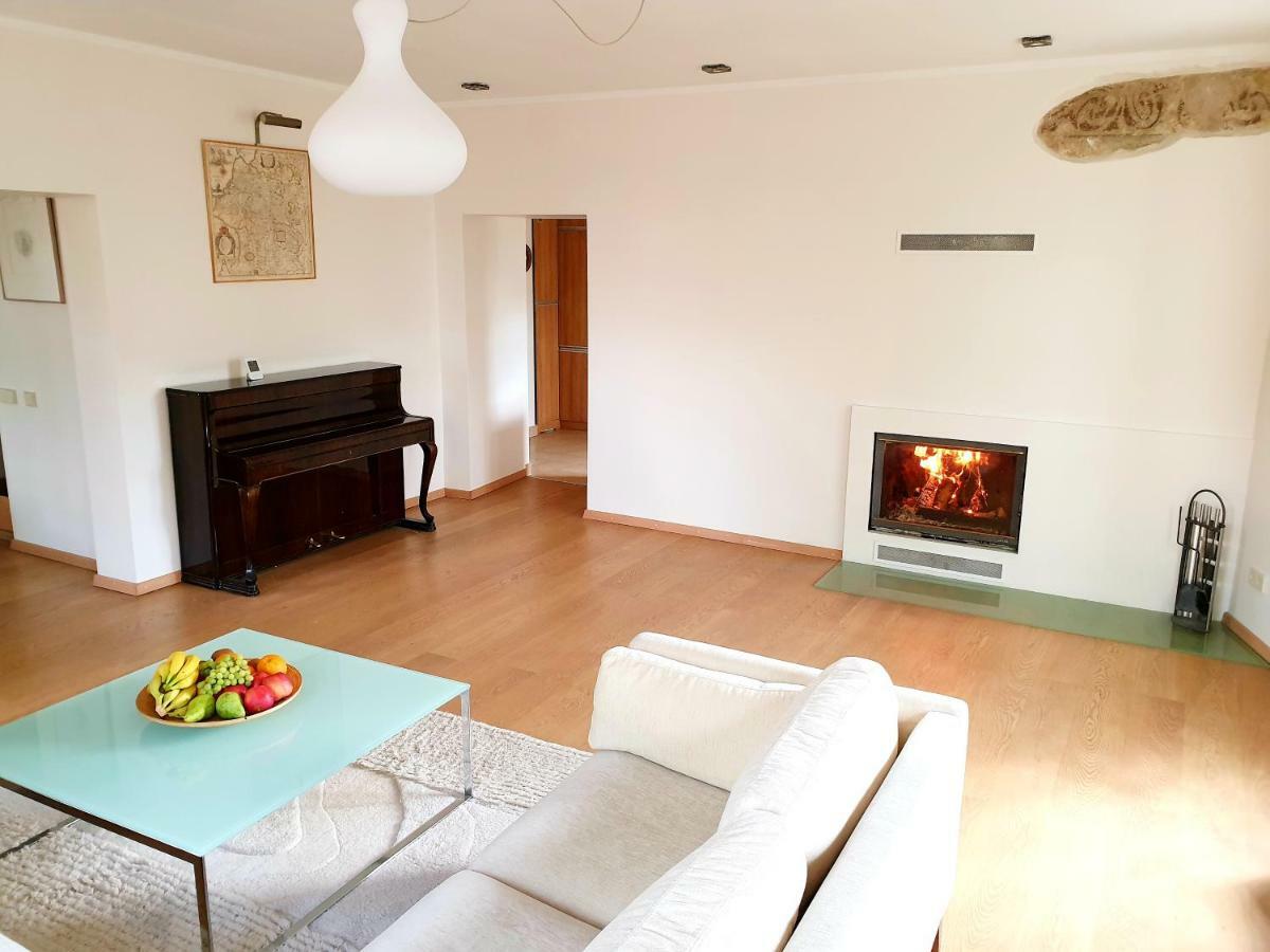 Exceptional Uzupis Bridge 3 Bedroom Apartment Vilnius Exterior photo