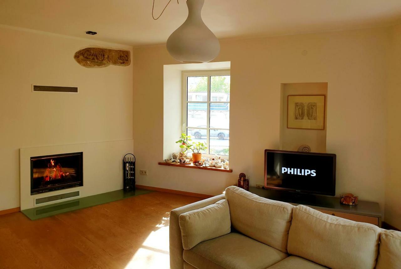 Exceptional Uzupis Bridge 3 Bedroom Apartment Vilnius Exterior photo