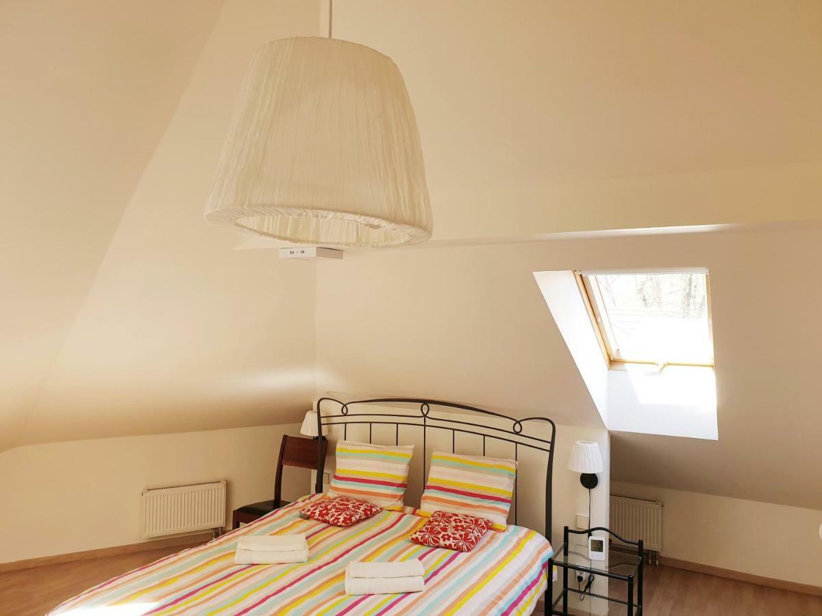 Exceptional Uzupis Bridge 3 Bedroom Apartment Vilnius Exterior photo