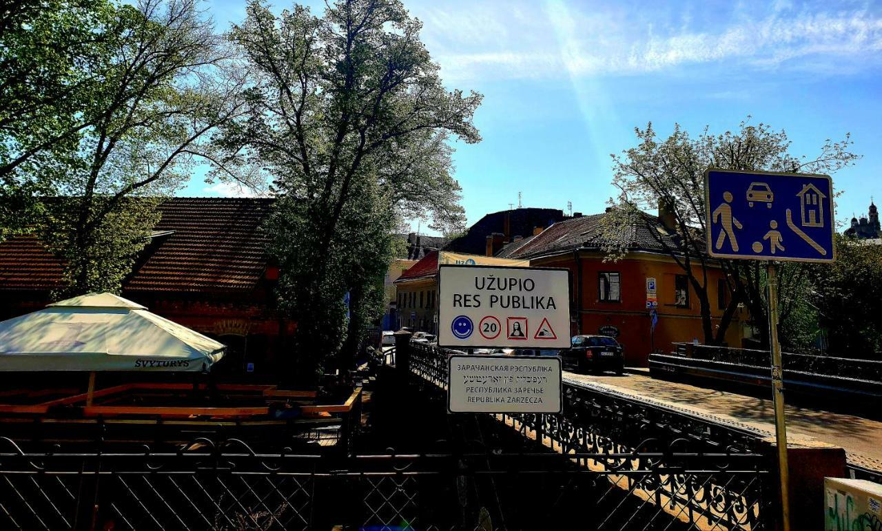 Exceptional Uzupis Bridge 3 Bedroom Apartment Vilnius Exterior photo